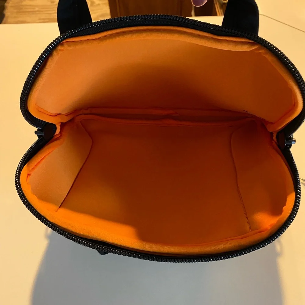 AMAZON BASICS TABLET CASE